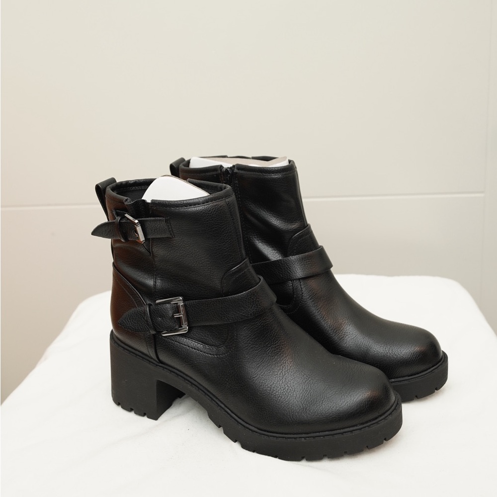 NEW SO Black Ankle Moto Boots Buckle Detail Sz 8 Y2K Biker Chunky